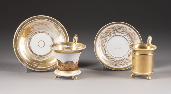 Auction 146<br>ZWEI BIEDERMEIER-TASSEN AUF TATZENFÜSSEN MIT UNTERTASSEN