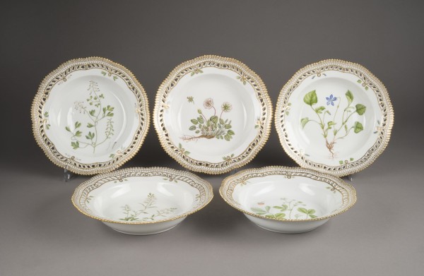Auction 146<br>FÜNF SUPPENTELLER 'FLORA DANICA'