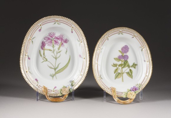Auction 146<br>ZWEI BLATTSCHALEN 'FLORA DANICA'