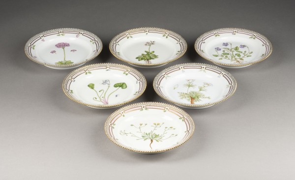 Auction 146<br>SECHS KUCHENTELLER 'FLORA DANICA'