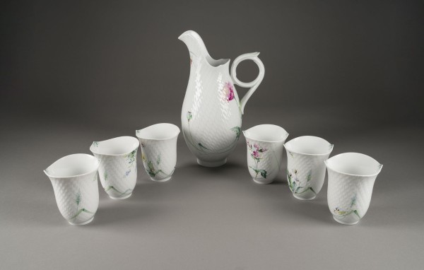 Auktion 146<br>SECHS BECHER UND KRUG 'WALDFLORA'