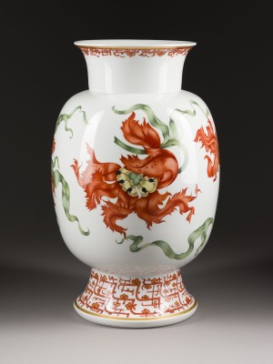 Auktion 146<br>GROSSE IMPOSANTE VASE MIT STILISIERTEN PAPAGEITULPEN