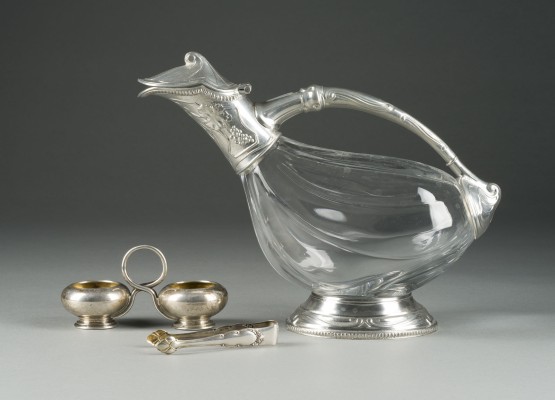 Auction 146<br>SALZSCHÄLCHEN, ZUCKERZANGE UND WEINDEKANTER