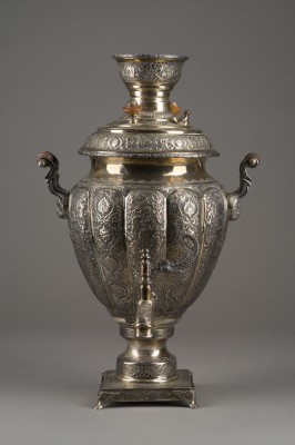 Bild GROSSER ORNAMENTAL VERZIERTER SAMOWAR