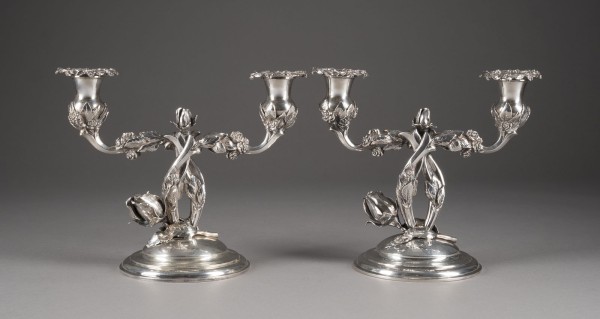 Auction 146<br>PAAR ZWEI-FLAMMIGE KERZENLEUCHTER