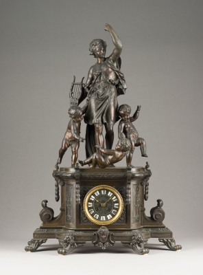 Auktion 146<br>MONUMENTALE FIGURENUHR MIT APOLL