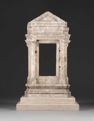 Auktion 146<br>HAUSALTAR IN FORM EINES ANTIKEN TEMPELS
