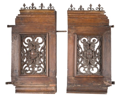 Auction 146<br>PAAR GESCHNITZTE FLÜGELTÜREN