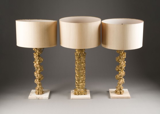Auction 146<br>KONVOLUT VON DREI TISCHLAMPEN MIT KOLONIALEN SÄULEN