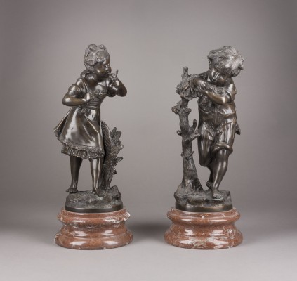 Auction 146<br>PAAR KINDERFIGUREN 'MÄDCHEN UND JUNGE'