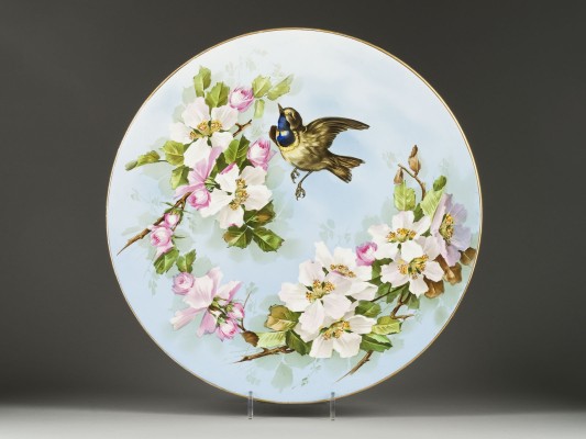 Auction 147<br>GROSSE PLATTE MIT DEM BLAUKEHLCHEN
