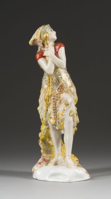 Auction 147<br>SELTENE FIGUR VON T.P. KARSAWINA ALS FEUERVOGEL IN GLEICHNAMIGEM BALLETT VON I.F. STRAWINSKY