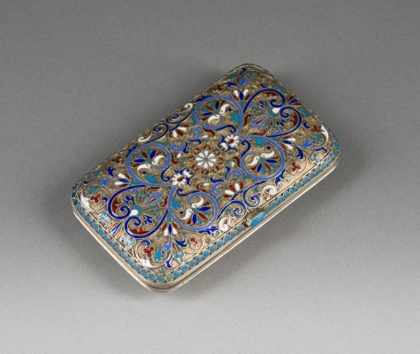Auktion 147<br>CLOISONNÉ-EMAIL-ZIGARETTENETUI MIT PALMETT-MOTIVEN