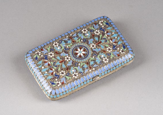 Auction 147<br>CLOISONNÉ-EMAIL-ZIGARETTENETUI MIT BLÜTENDEKOR