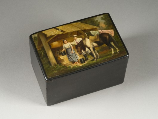 Auction 147<br>LACKDOSE MIT DEM PAAR AM BRUNNEN