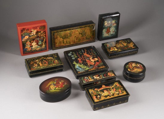 Auction 147<br>SAMMLUNG VON ZEHN LACKDOSEN MIT MÄRCHENSZENEN