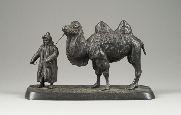 Auction 147<br>SELTENE EISENGRUPPE: KIRGISE MIT KAMEL