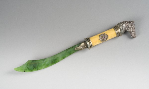 Auction 147<br>GUILLOCHÉ-EMAIL-BRIEFÖFFNER MIT PFERDEKOPF