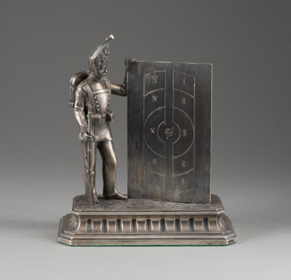 Auction 147<br>FIGÜRLICHE TISCHDEKORATION: SCHÜTZENPOKAL
