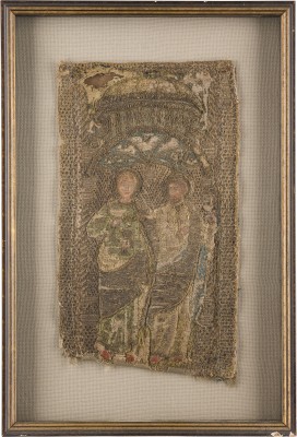Bild FRAGMENT EINER KASEL (LITURGISCHES GEWAND) MIT ZWEI HEILIGEN