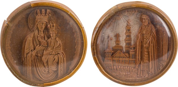 Auction 147<br>ZWEI KLEINE SCHNITZ-MEDAILLONS: HEILIGER SERGEJ VON RADONESCH UND GOTTESMUTTER VON TSCHERNIGOW