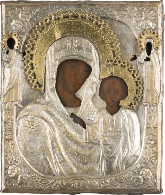 Auction 147<br>IKONE MIT DER GOTTESMUTTER VON KASAN (KASANSKAJA) MIT OKLAD