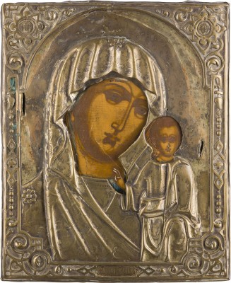 Auction 147<br>GROSSE IKONE MIT DER GOTTESMUTTER VON KASAN (KASANSKAJA) MIT OKLAD