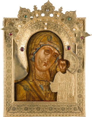Auktion 147<br>SEHR FEINE UND GROSSE IKONE MIT DER GOTTESMUTTER VON KASAN (KASANSKAJA) MIT RIZA