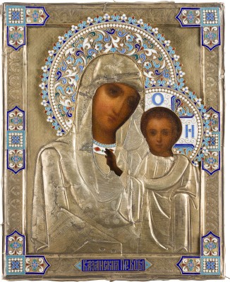 Auction 147<br>KLEINE IKONE MIT DER GOTTESMUTTER VON KASAN (KASANSKAJA) MIT CLOISONNÉ-EMAIL-OKLAD