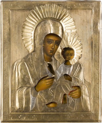 Auktion 147<br>KLEINE IKONE MIT DER GOTTESMUTTER VON TICHWIN (TICHWINSKAJA) MIT VERMEIL-OKLAD