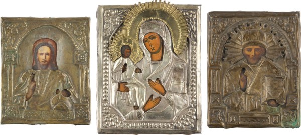 Auction 147<br>DREI KLEINE IKONEN MIT OKLAD: CHRISTUS PANTOKRATOR, DREIHÄNDIGE GOTTESMUTTER UND HEILIGER NIKOLAUS VON MYRA