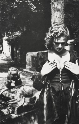 Bild 'PÈRE LACHAISE, TOMB OF TALMA, PARIS' (1977)