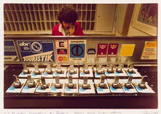 Bild '-- ES WERDEN TOURISTEN ...' ZÜRICH HOTEL ENGIMATTHOF (1983)