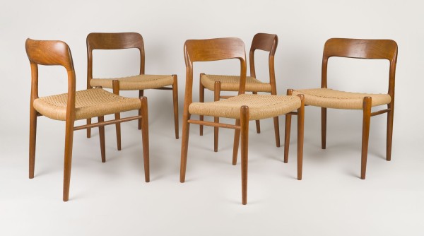 Auktion 149<br>FÜNF STÜHLE MODELL 'NR. 75'