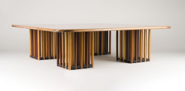 Auction 149<br>QUADRATISCHER 'ARTONA' COUCHTISCH
