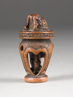 Auktion 148<br>EIN NETSUKE VON SHOKIS KAPPE AUS HOLZ