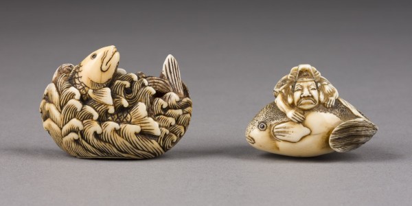 Picture ZWEI NETSUKE VON KARPFEN AUS ELFENBEIN