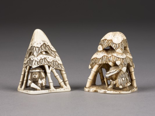 Bild ZWEI GESCHNITZTE NETSUKE VON MOSO AUS ELFENBEIN