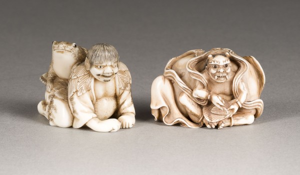 Bild ZWEI FEINE NETSUKE VON ONI UND SENNIN AUS STOSSZAHN