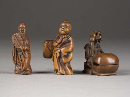 Picture DREI HOLZGESCHNITZTE NETSUKE