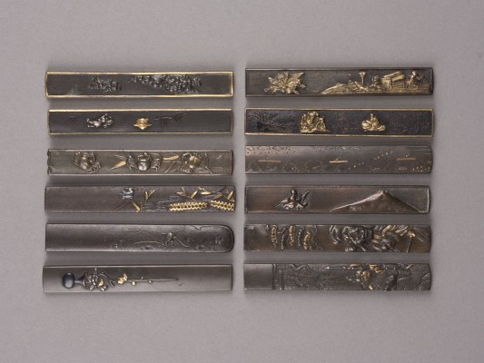 Picture ZWÖLF VERSCHIEDENE KOZUKA (MESSERGRIFFE)