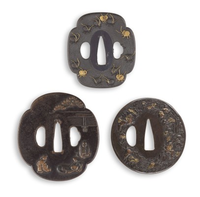 Bild DREI TSUBA MIT METALLEINLAGE (SCHWERTWÄCHTER)