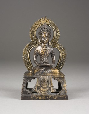 Auktion 148<br>EINE SITZENDE FIGUR DES AMITAYUS AUS BRONZE