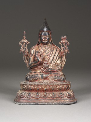 Auktion 148<br>EINE SITZENDE FIGUR VON TSONGKHAPA AUS BRONZE