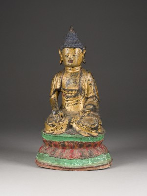 Picture EINE POLYCHROM BEMALTE SITZENDE FIGUR VON SHAKYAMUNI AUS BRONZE