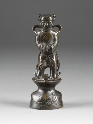 Bild EINE FIGUR DES SHANCAI TONGZI AUS BRONZE