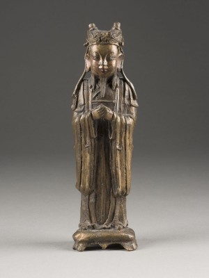 Picture EINE VERGOLDETE UND LACKIERTE FIGUR DES TIANGUAN AUS BRONZE