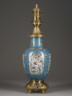 Bild EINE CHINESISCHE CLOISONNÉ-ENAMEL-VASE
