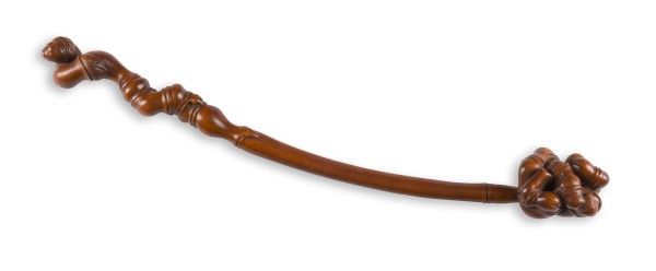 Bild EIN GESCHNITZTES RUYI-ZEPTER AUS HOLZ
