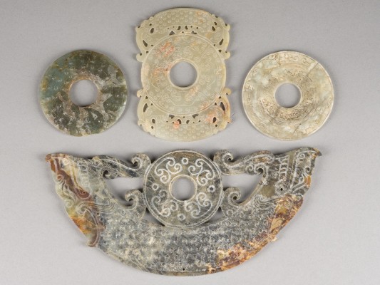Bild VIER ARCHAISCHE SCHEIBEN (BI) AUS JADE